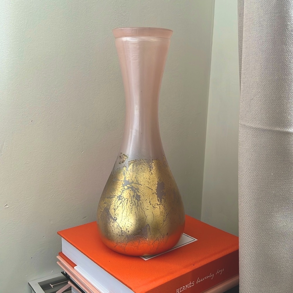 Gold-foil Fluted Vase
